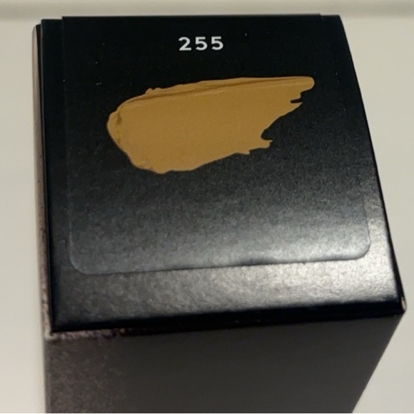 FENTY Beauty Pro Filt’r soft matte longwear foundation - Picture 4 of 6